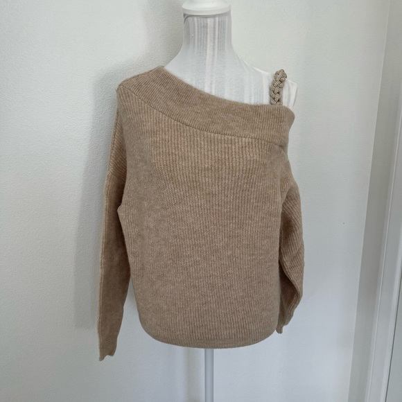 sweater. S/M size - Picture 2 of 7